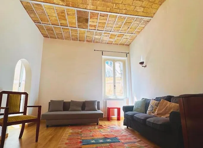 Cozy At The Heart Of The Eternal City